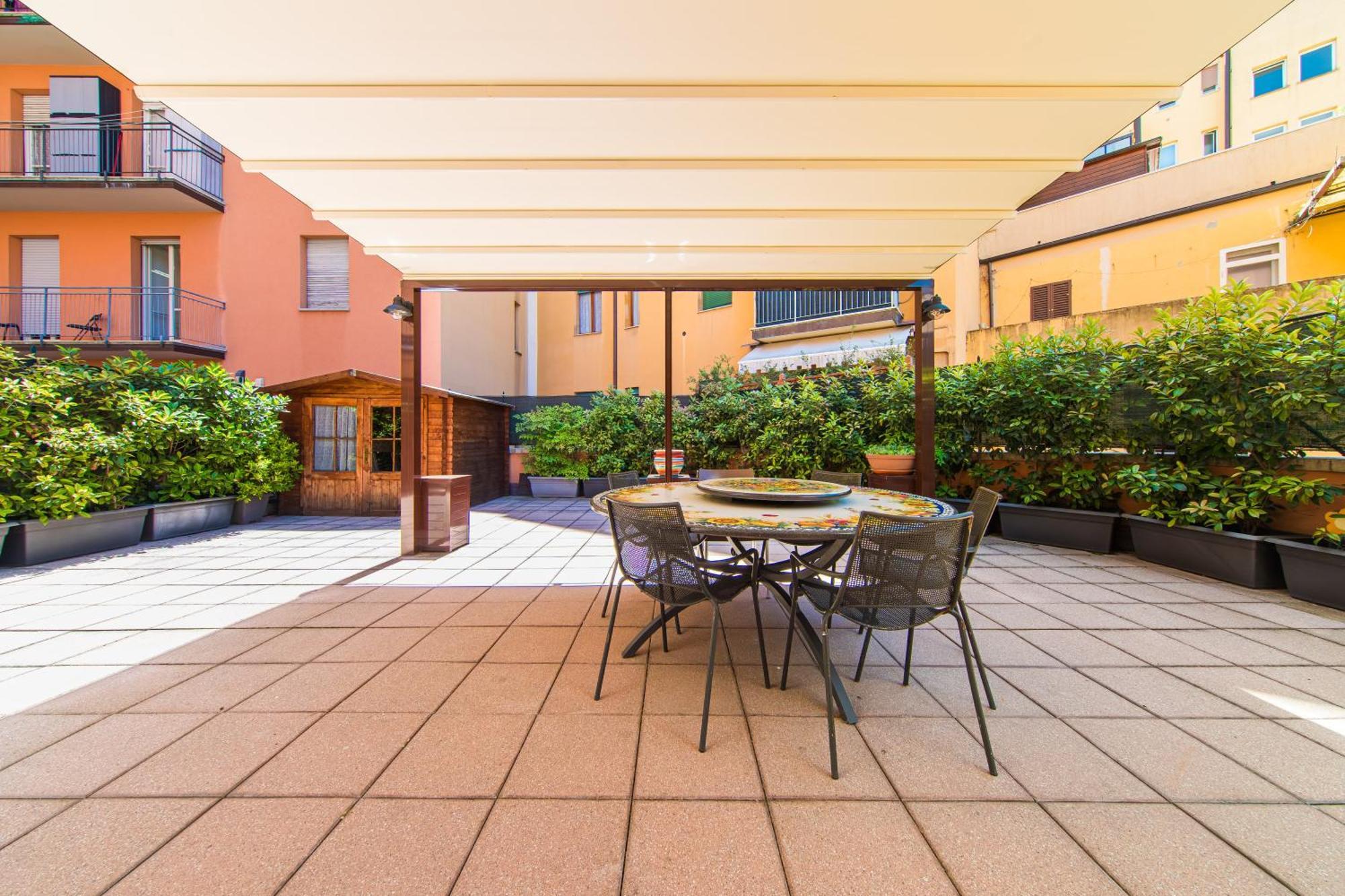 Nettuno Apartment - Private Garden In Bologna Center Exterior photo