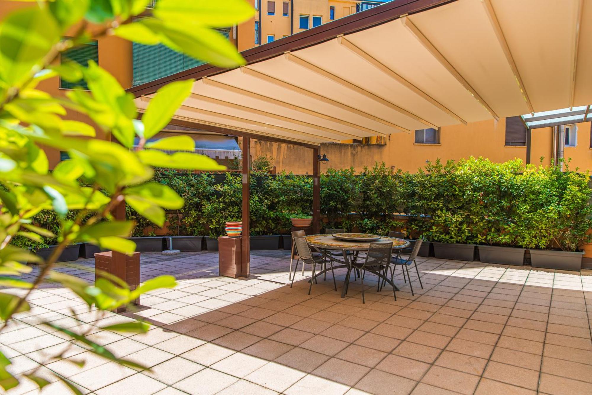 Nettuno Apartment - Private Garden In Bologna Center Exterior photo